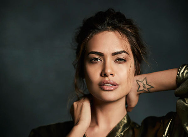 Esha Gupta Appeals To Narendra Modi To Ban Tobbaco