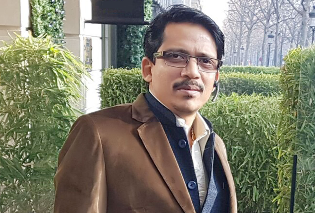 Ronnie Rodrigues Publisher : Another Day, Another Month, Another Year, Another Smile, Another Tear, A Summer Too, But there will never be Another You! May Lovely happy times of the season.