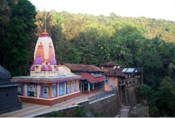 Lockdown Effected 150 Families, Village Near Dhopeshwar Temple, Police Not Allowing To Buy Daily Essentials