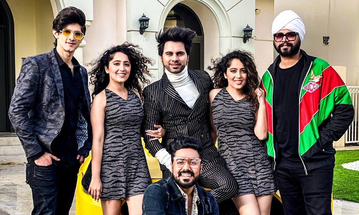 Rohan Mehra, Roman Khan and ‘Chinki-Minki’ feature in “Badi Asaani Se”