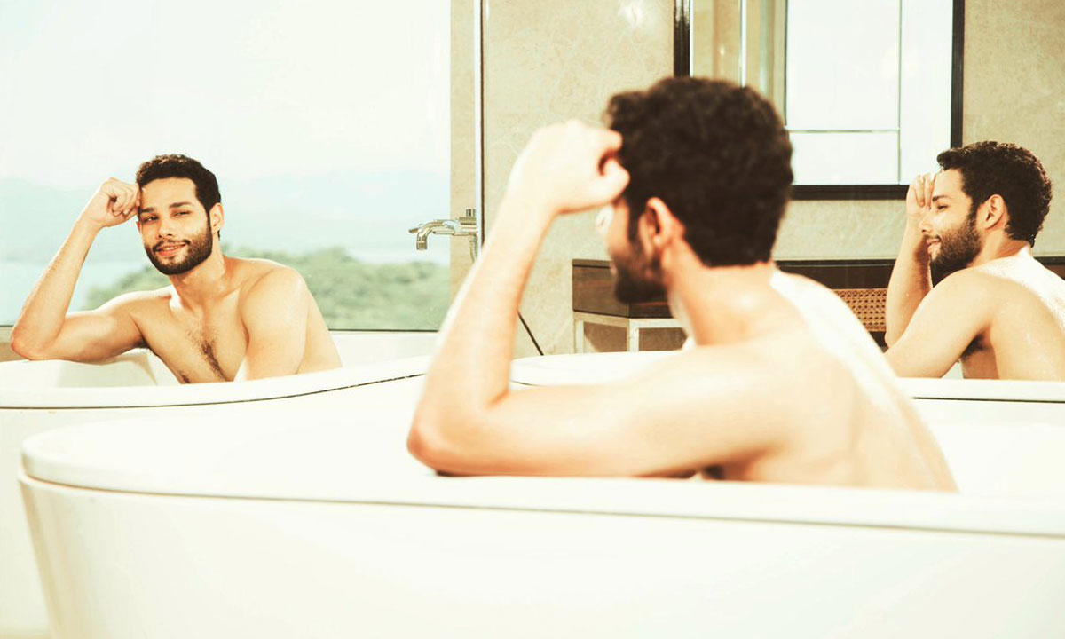 Siddhant Chaturvedi has a special ‘baked love’ cake for his mom on the occasion of her birthday