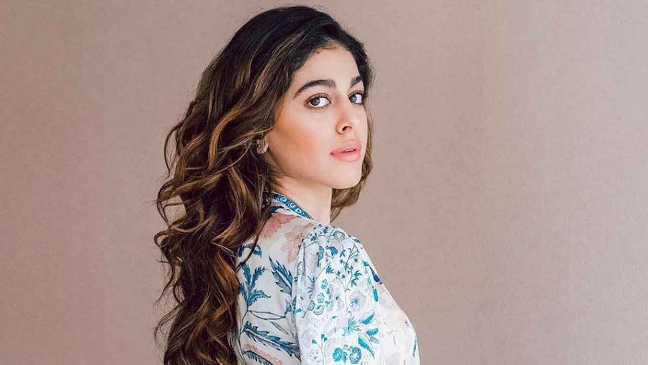 Alaya F’s 50 push up challenge