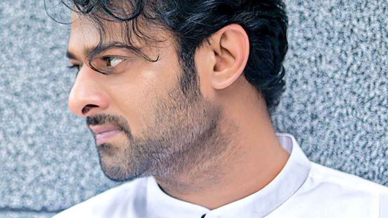 Prabhas shares a never before seen photo from the film ‘Bahubali’