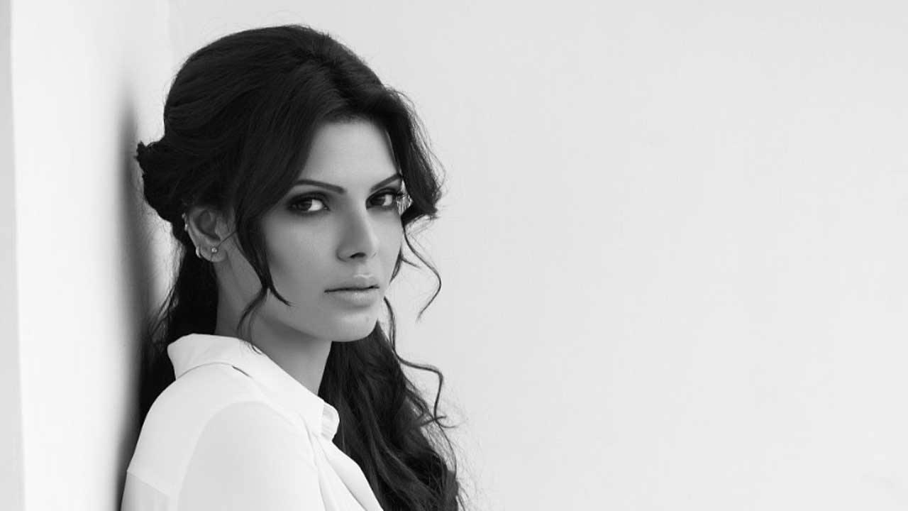 Now, Sherlyn Chopra too urges CBI Investigation