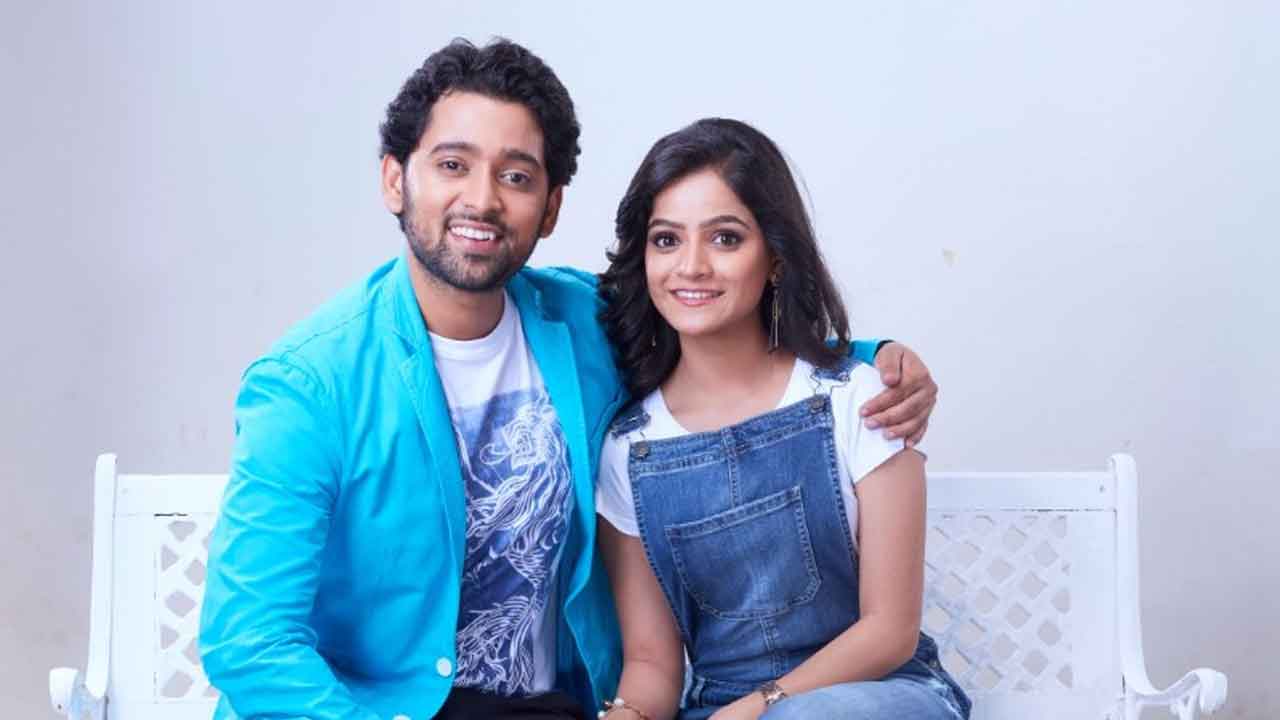 In ‘Love Poison Panga’, a ‘snaky’ Naagpanchami twist with a pair of cobras