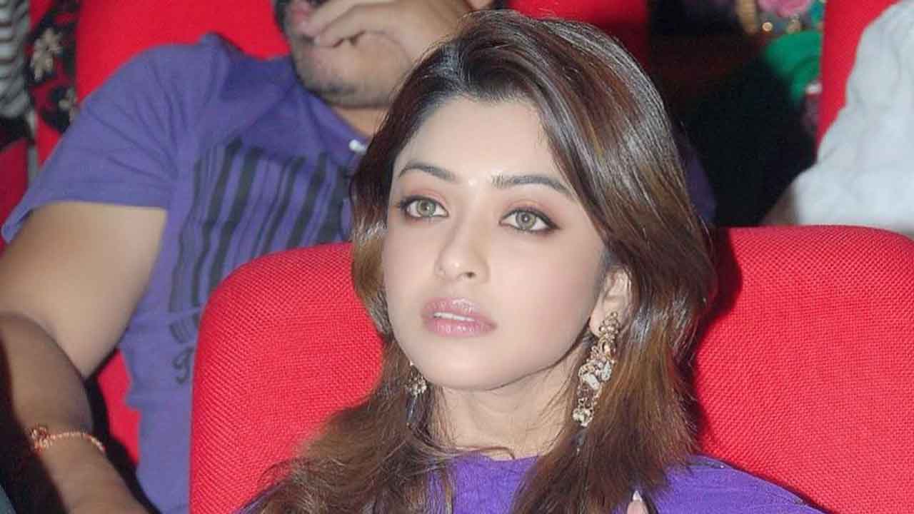 Payal Ghosh feels flattered when compared to Aishwarya Rai