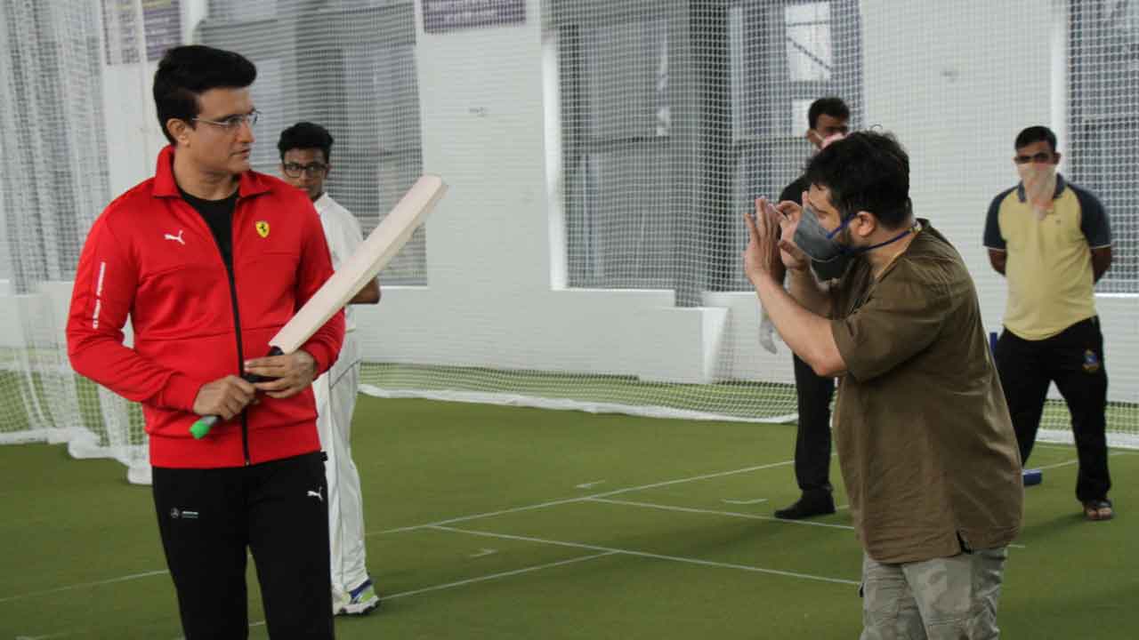 Shiboprosad Mukhejee and Nandita Roy direct cricketer Sourav Ganguly for a brand endorsement