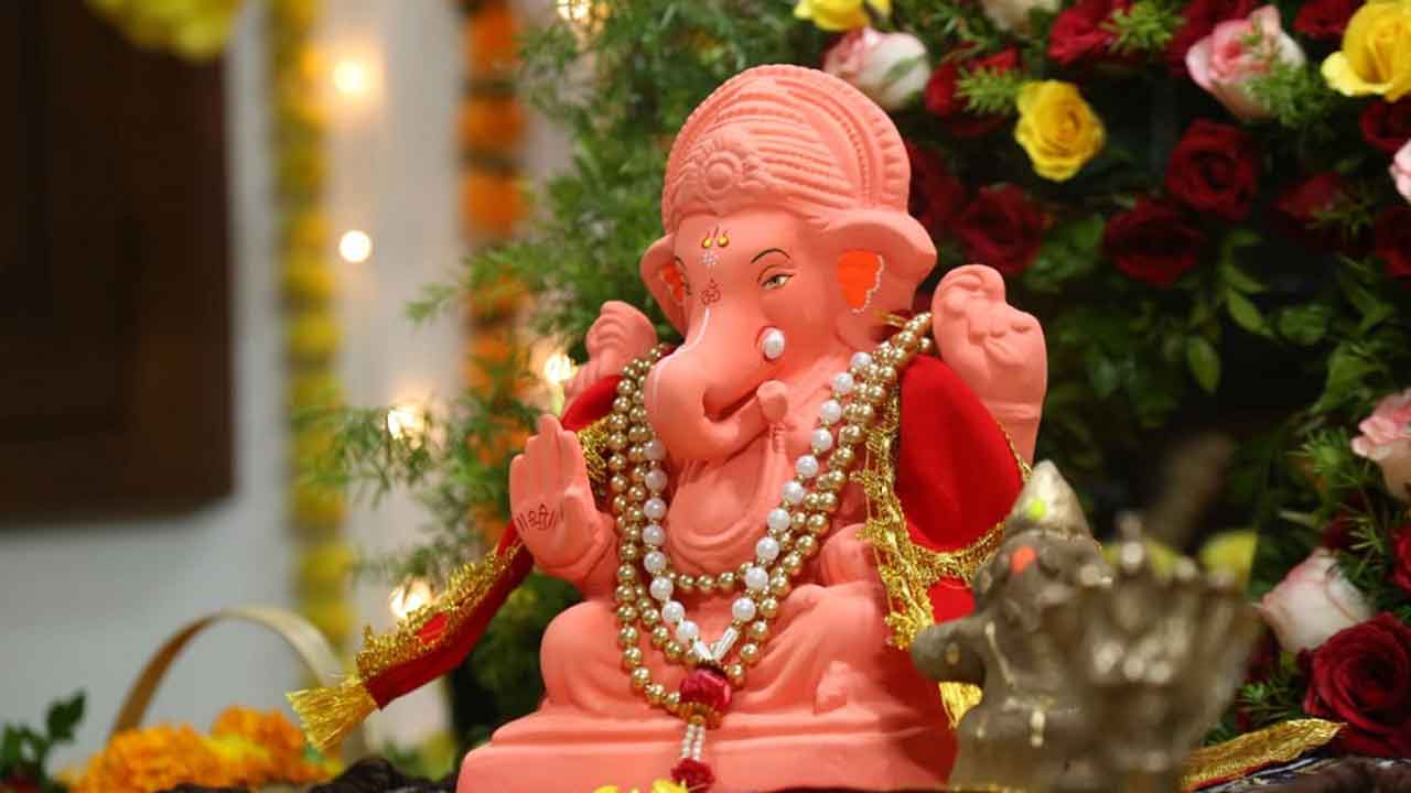 ‘Jeev Zala Vedapisa’ and ‘Raja Ranichi Ga Jodi’ to welcome Bappa in serials