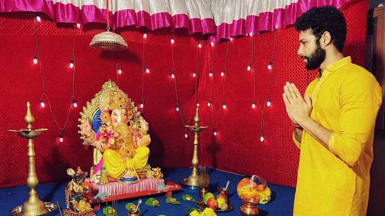 ‘Gully Boy’ Siddhant Chaturvedi says ‘Ganapati Bappa Morya’