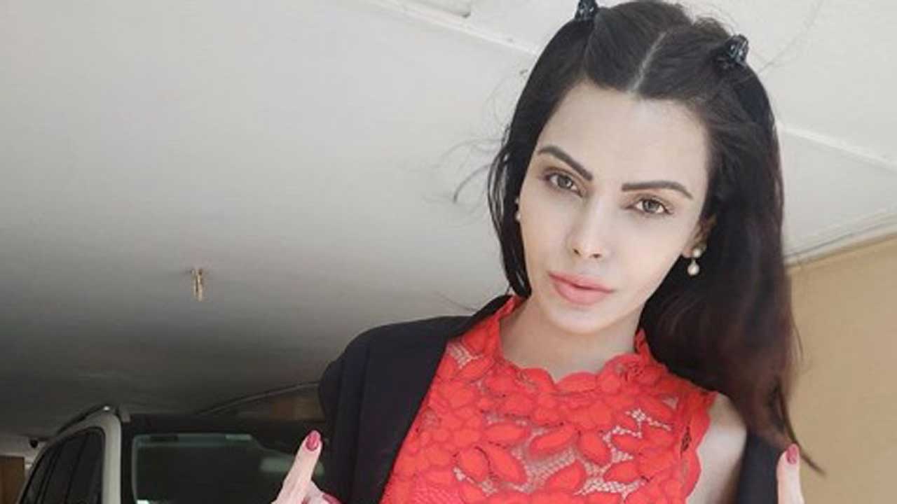 Sherlyn Chopra’s ‘Nagin’ dance