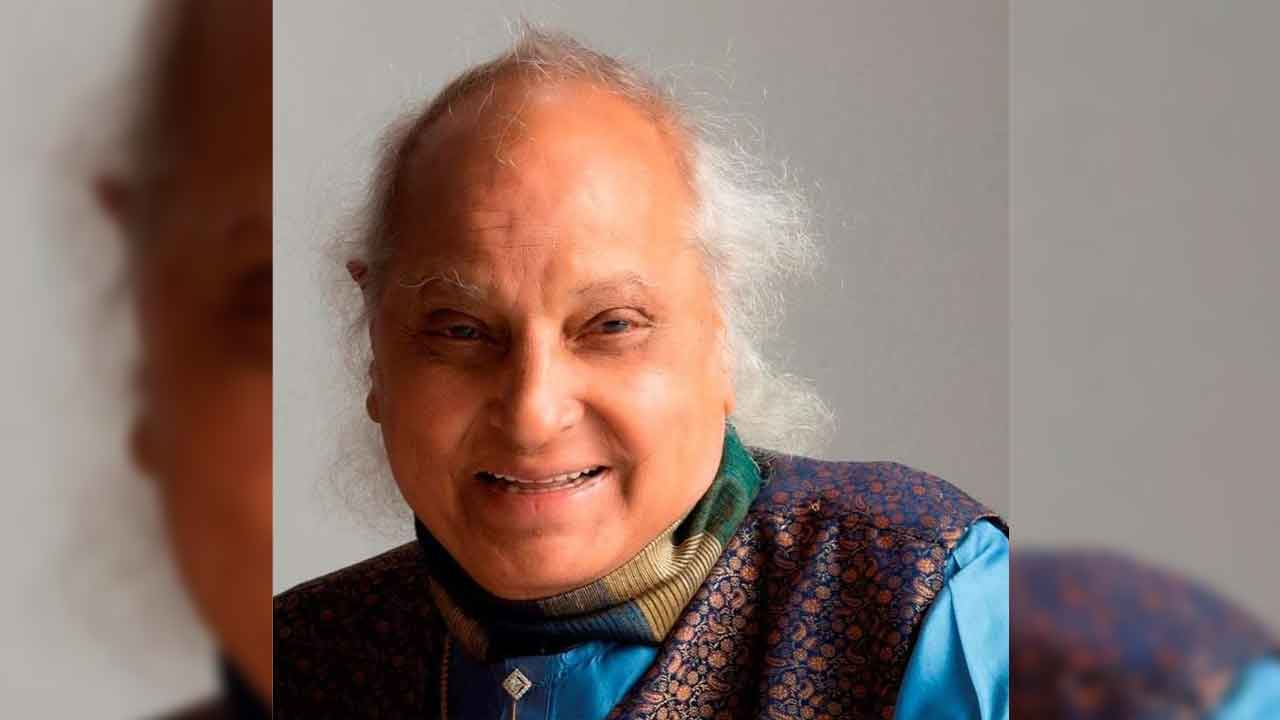 Asha Bhosle pays her last respects to Pandit Jasraj