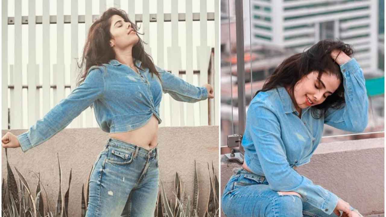 Fashionista Sehnoor’s “Blue Jean Baby” look