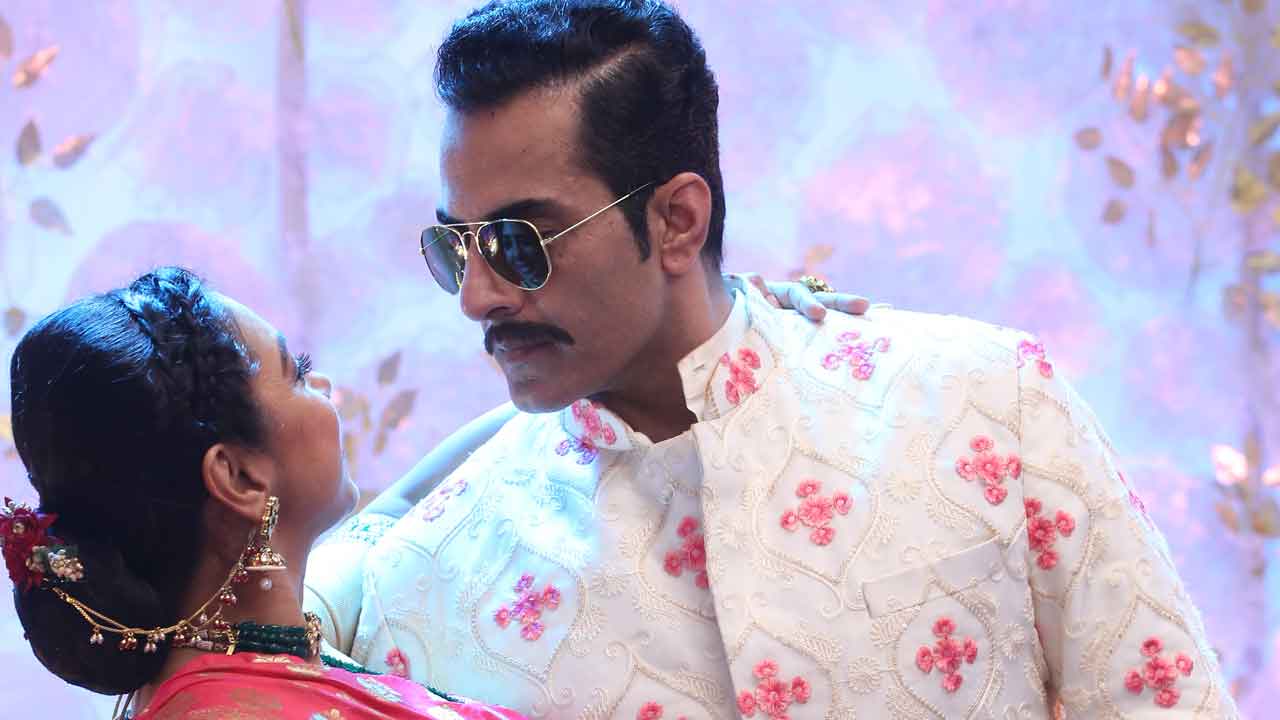 Vanraj confesses his love for Anupamaa. What will Kavya do now?