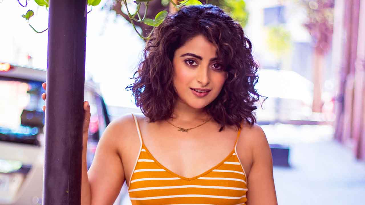 Aishwarya Sharma says that she eats chocolates to perk up her mood