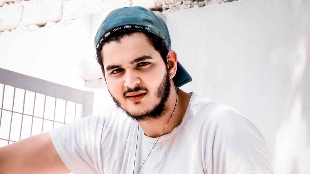 6’6” tall, films and web actor, Bhavesh Kumar, to try his luck on small screen too