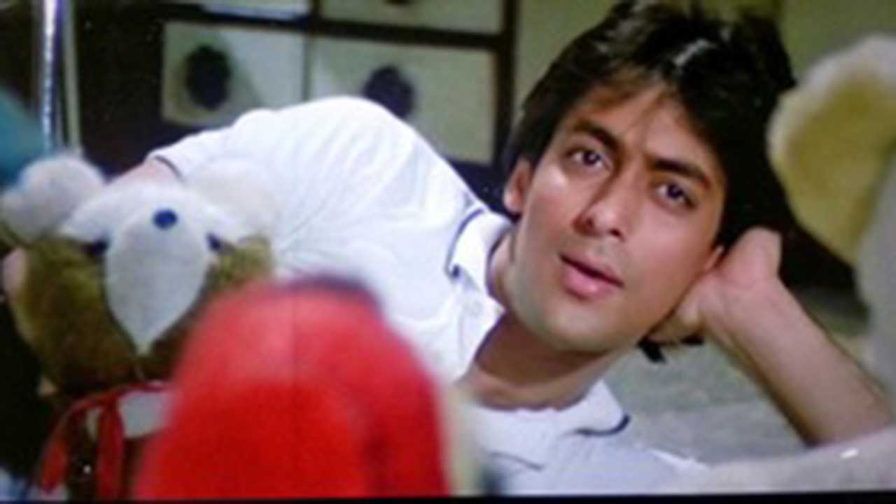 Celebrate Propose day taking 90’s filmy route as a run up to Valentine’s Day!