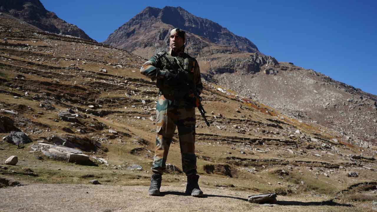 Amit Sadh and Amrita Puri get emotional in a heart-to-heart conversation with Major Deependra Singh Sengar and Jaya Sengar