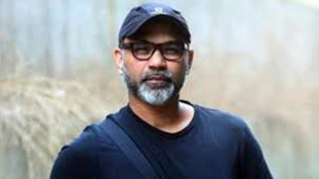 Abhinay Deo collaborates with Sachin Tendulkar!