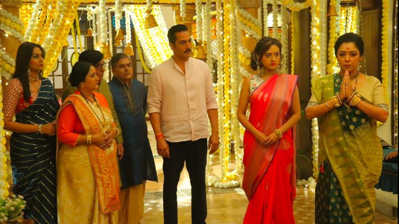 100 students sign up for Anupamaa’s dance class!