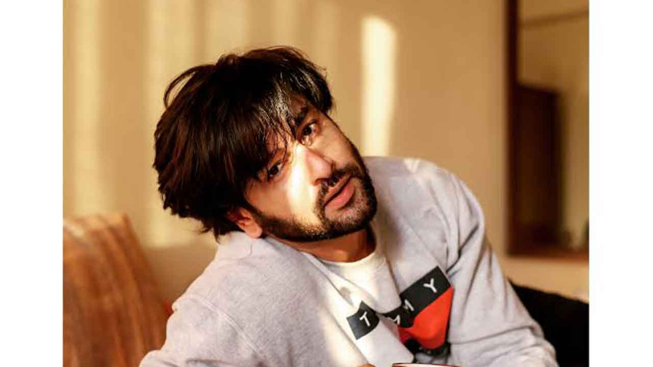 With drool-worthy physique and heartfelt smile Shashank Vyas is giving sleepless nights to some of his fans!