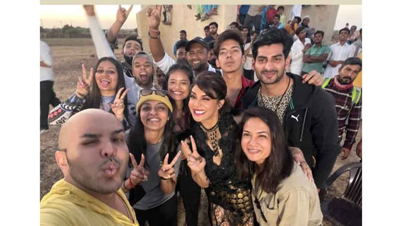 "Desert Selfie" from Jacqueline Fernandez