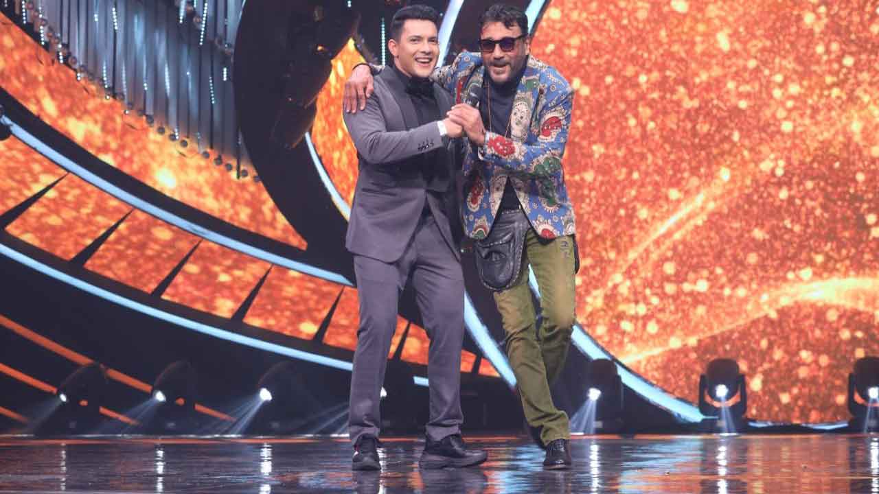 Aditya Narayan and Shanmukha Priya make Jaggu Dada nostalgic with a song ‘Rangeela Re….’!