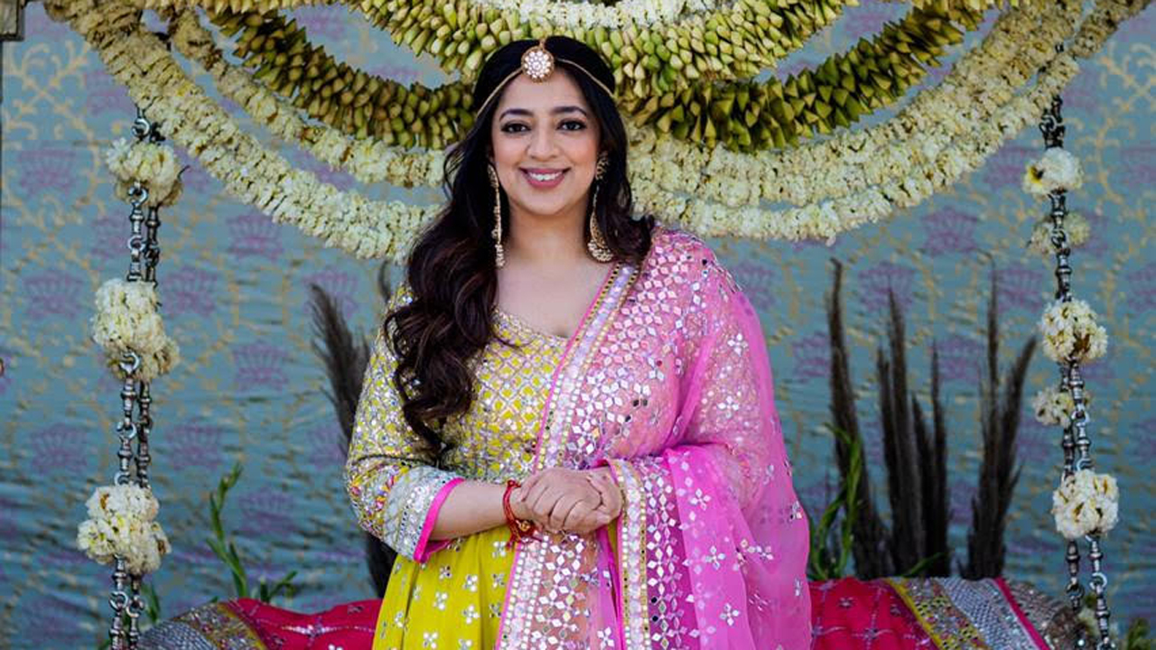 Celebration galore at Nidhi Dutta’s mehendi celebration in Jaipur!