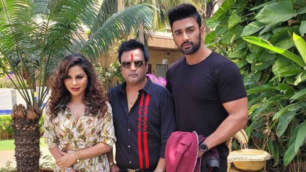 Amit Mishra brings Nishant Singh Malkhani and Deepali Saini together for a music video!