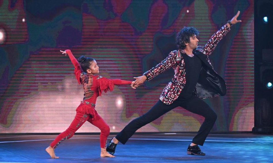 Terence Lewis parters SD-C4 contestant Sprihaa on the dance floor!