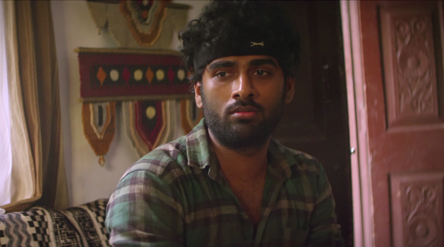 Aashay Srivastava thanks Aishwarya Narkar for helping him during the shoot of ‘Saat Tareekh’!