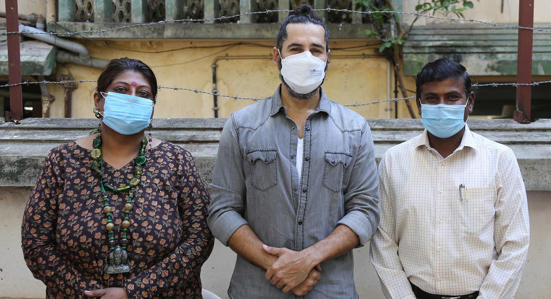 Dino Morea says, ‘We have just donated oxygen by planting a tree today’!