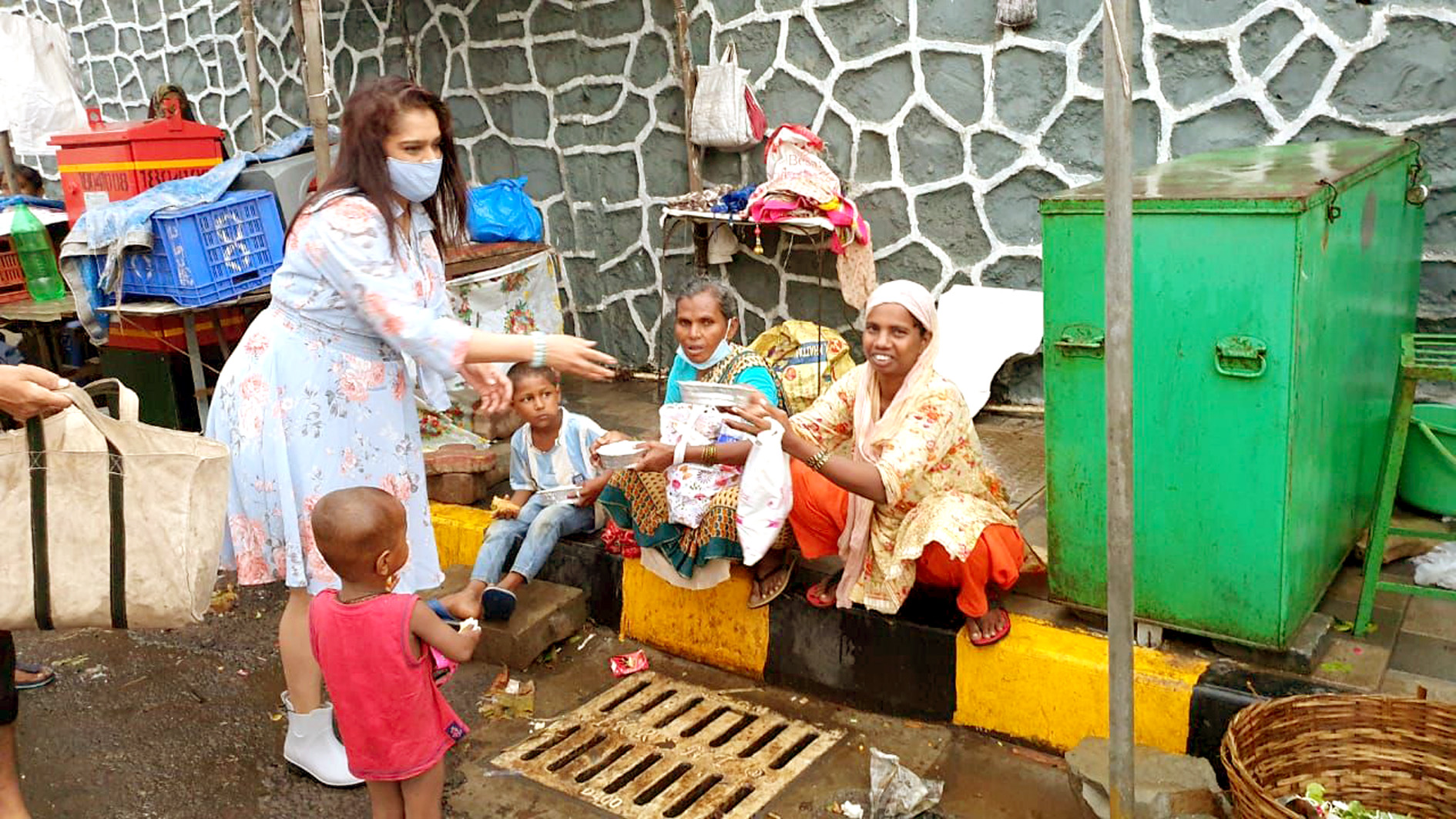 Actress Ekta Jain distributes ‘Happiness’ on her birthday!