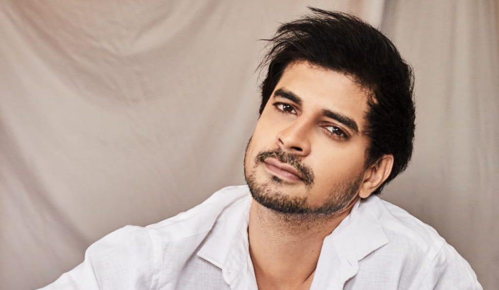 An emotional reunion for actor Tahir Raj Bhasin!
