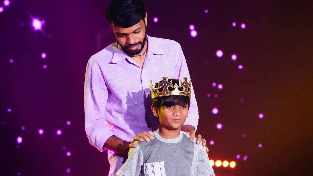 Shilpa Shetty Kundra gets teary-eyed after watching performance on “Aankh Hai Bhari Bhari”!