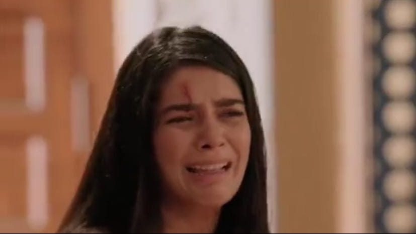 In MKAP2’, Garv and Kriti somehow manage to escape from the kidnappers and reach home!