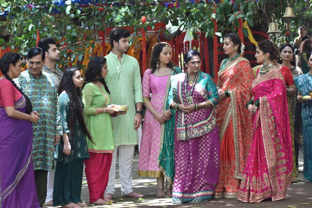 In ‘Anupamaa’, a colony woman objects to Vanraj’s new wife and ex-wife live under the same roof!