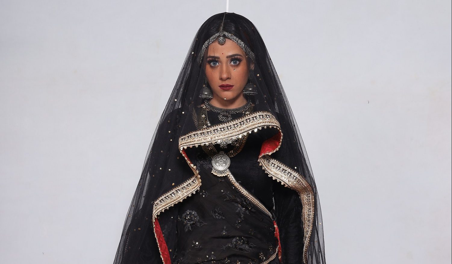 Will Professor Gupta be successful in eliminating Saaya for good in ‘Ji jaji Chhat Par Koi Hai’?