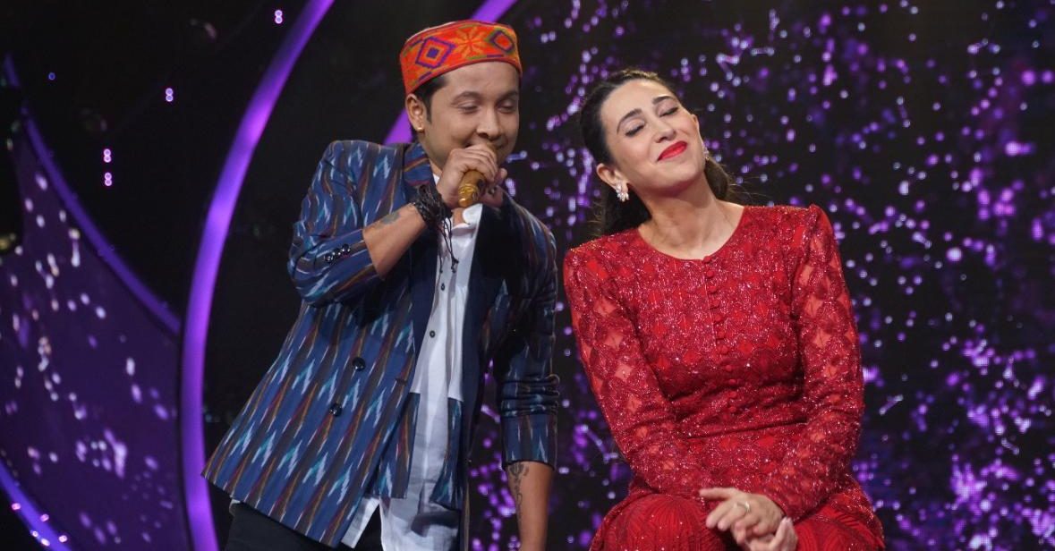 Karisma Kapoor joins Pawandeep in the middle of his  performance!