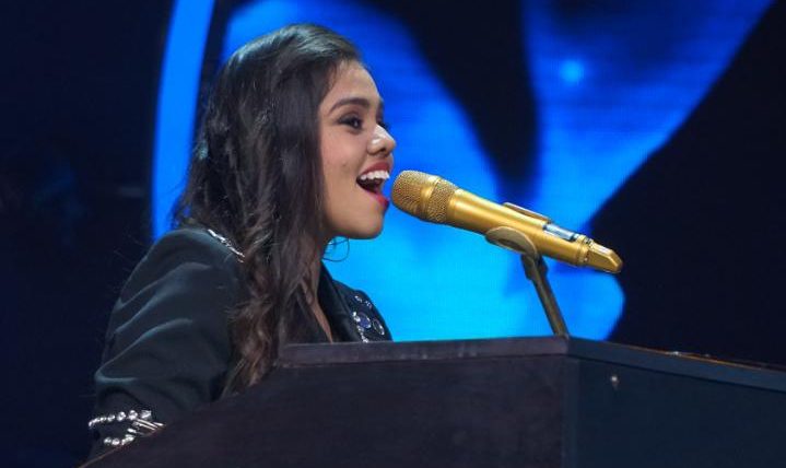 II12 contestant Shanmukhapriya dedicates a song to the Kapoor Family!