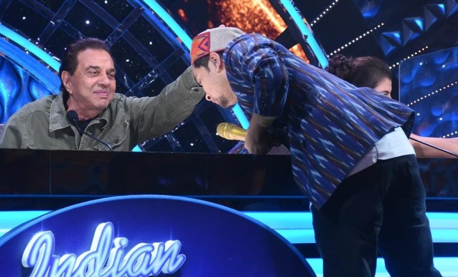 Dharam ji treats Pawandeep with some special parathas!