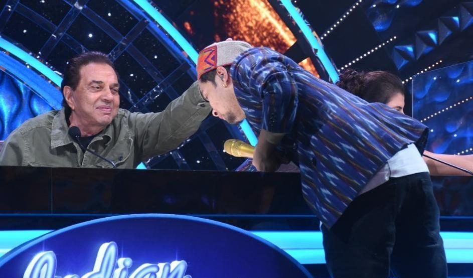 II12 to celebrate Dharmendra’s persona, Anita Raj’s charm and Karisma Kapoor’s beauty!