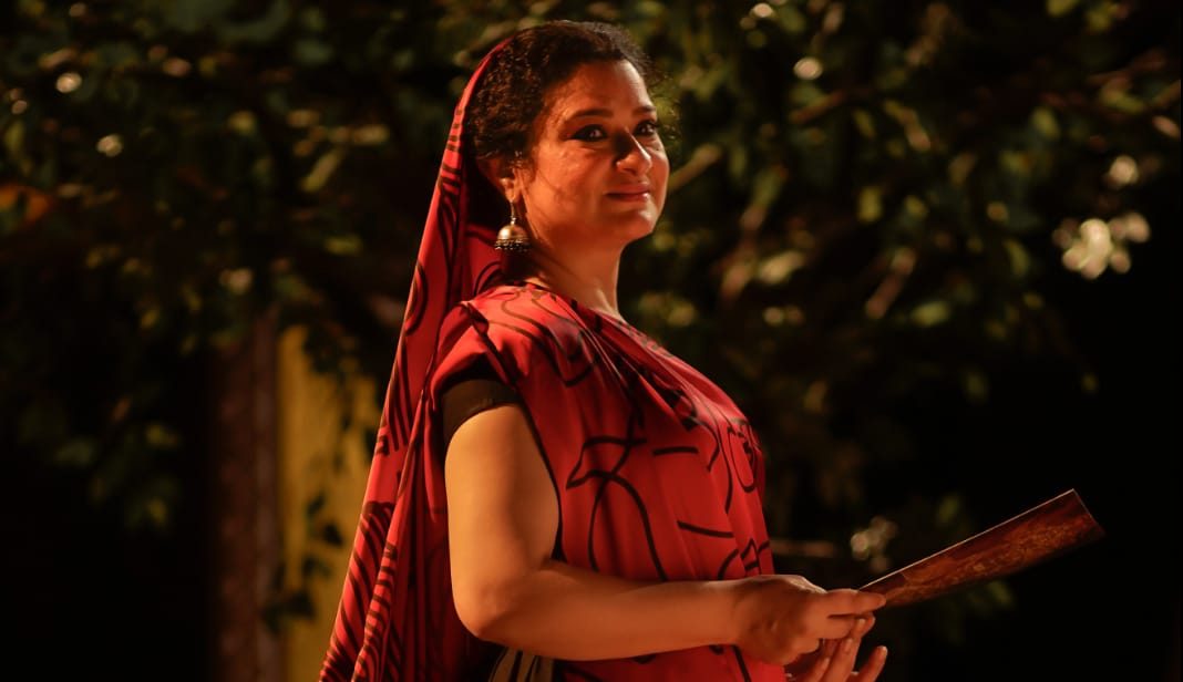 The veteran actor, Sania Saeed, reads Amrita Pritam’s short-st ory, ‘Apna Apna Qarz’ in Zee Theatre’s series,’Yaar Julahay’!