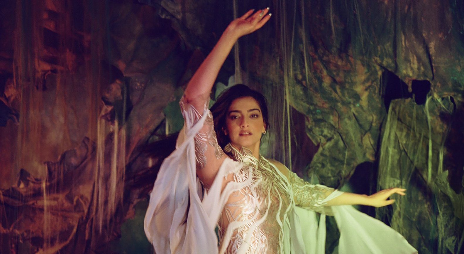 Sonam Kapoor has time and again inspired young women to take charge of their lives and practice happiness!