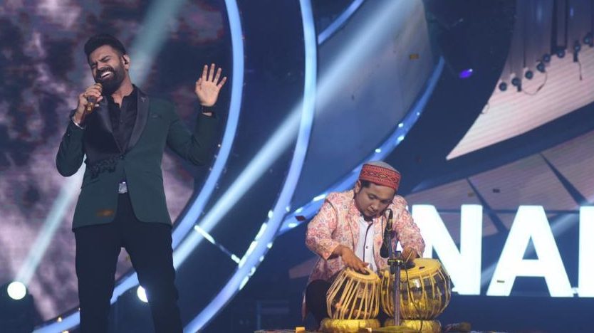 II12’s singer Pawandeep Rajan impresses everyone with his Tabla playing skills, once again!
