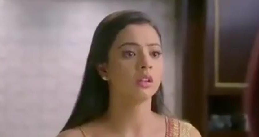 In ‘Aapki Nazron Ne Samjha’, who attacks Nandini?