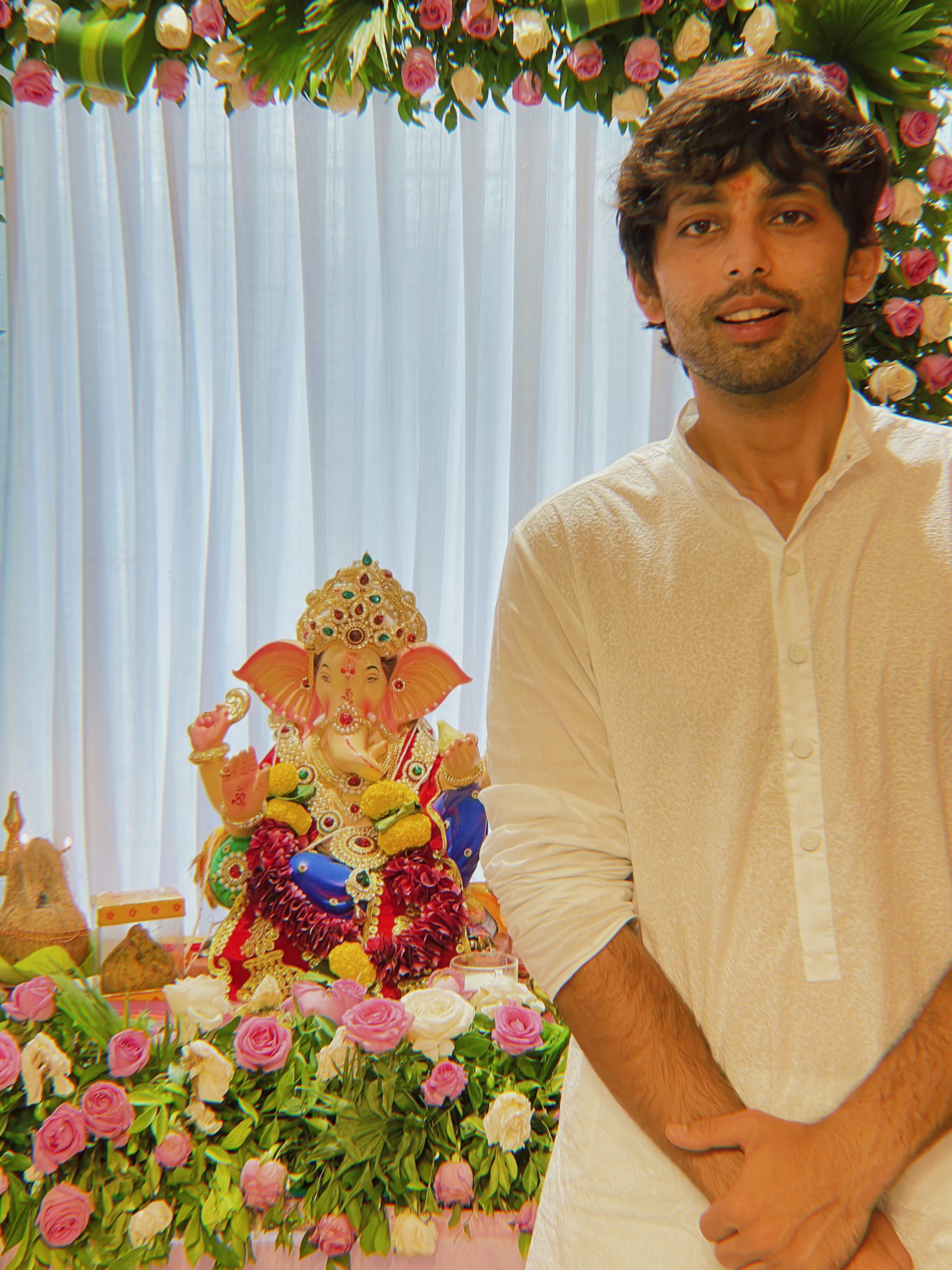himansh-kohli-with-ganesh-ji-scaled-jpg