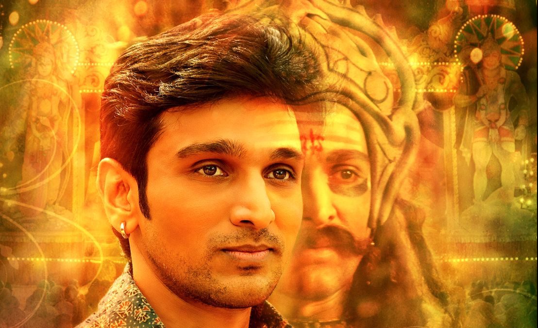 Pratik Gandhi’s regal yet fierce look as Bhavai from the movie Raavan Leela!