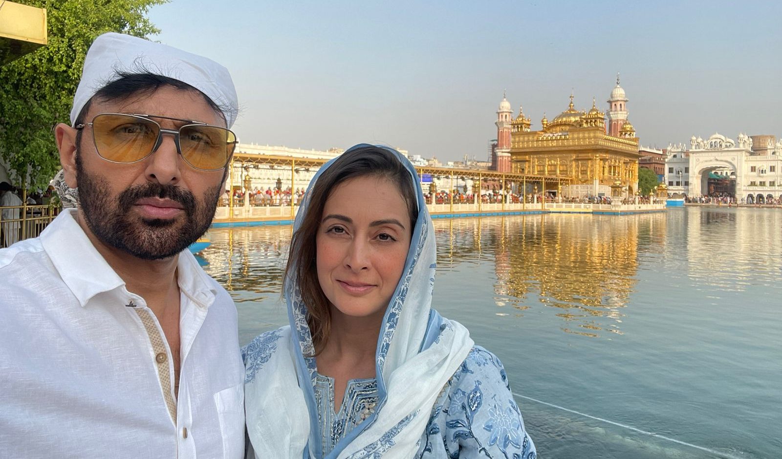 Preeti Jhangiani and Parvin Dabas visit the Golden Temple and offer seva!