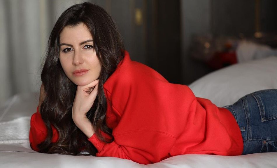 Giorgia Andriani wishes the talented actress Shehnaaz Gill for her upcoming movie ‘Honsla Rakh’!