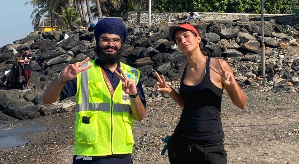 Pragya Kapoor initiates Carter Beach Clean-Up!